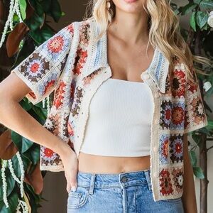 Miroh Crocheted Granny Square Cropped Short Sleeve Sweater Cardigan.‎ Medium.